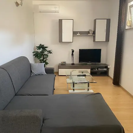Apartment Ban *
