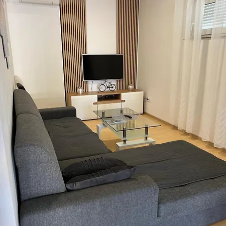 Ban Apartmán